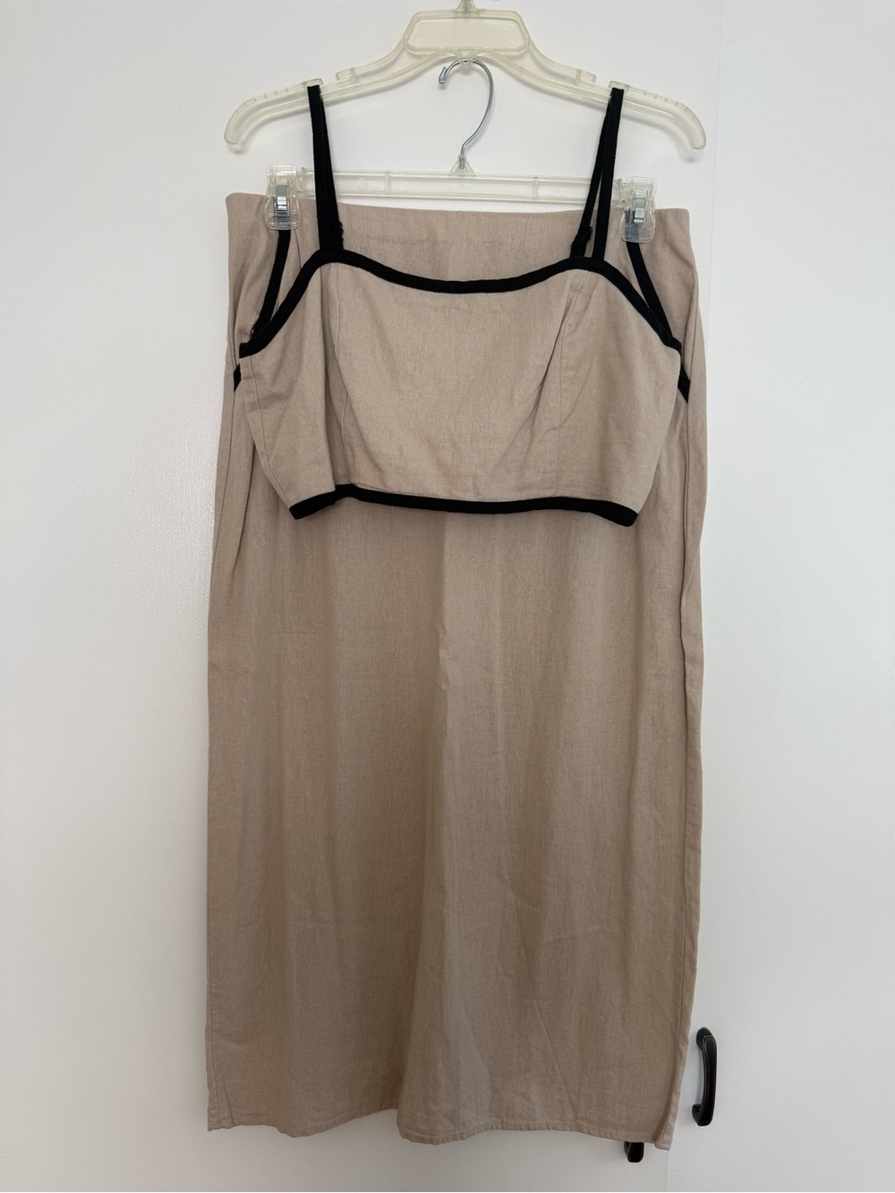 House of Harlow 1960 Beige 2-Piece Setwith Black Trim